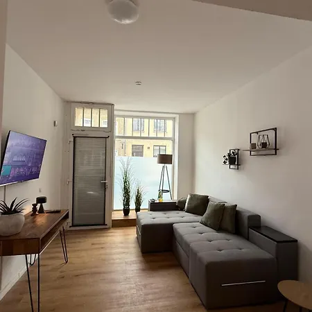 Five O - Old Town - Queen Apartment *